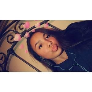 Meet your Posher, Alexis